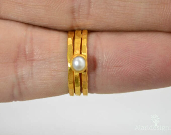 Small Gold Pearl Ring, Vermeil Pearl Ring, Mothers Ring, Pearl Jewelry, Natural Pearl, June Birthstone Ring, White Pearl Ring