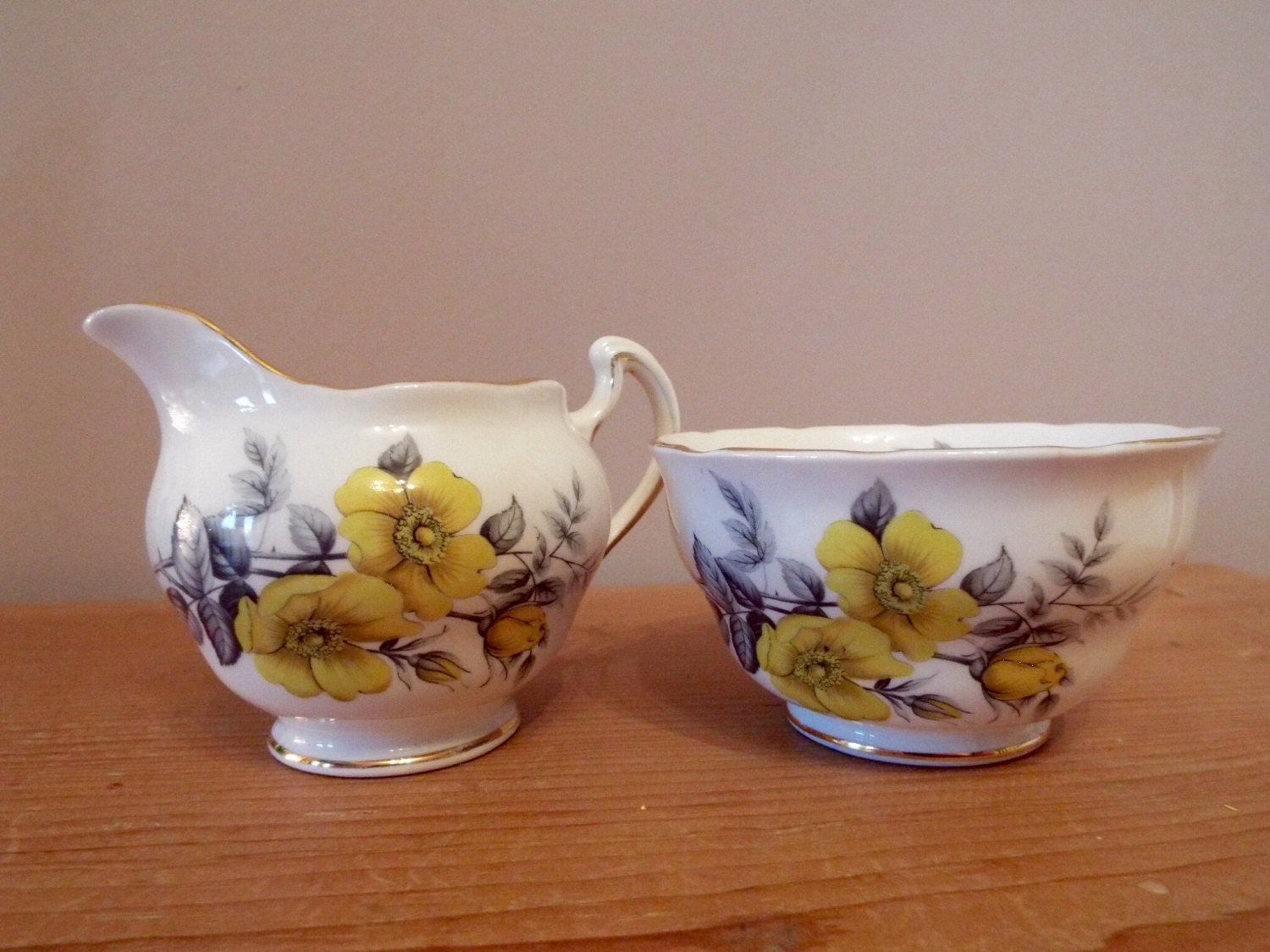 Vintage 1950s Royal Vale Milk Jug and Sugar Bowl, Vintage Milk Jug and