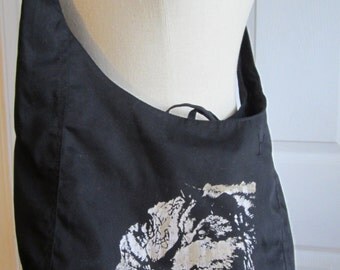 Black Purse Screen Printed with Two Wolves in White/Gold