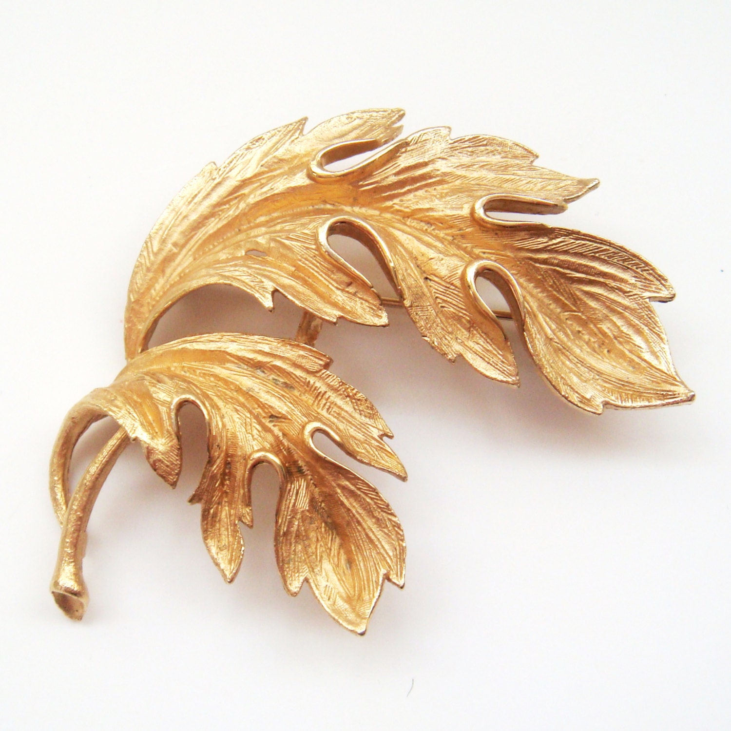 lisner leaf brooch