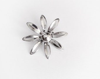 Vintage 1960s Silver Tone Metal Flower Power Brooch