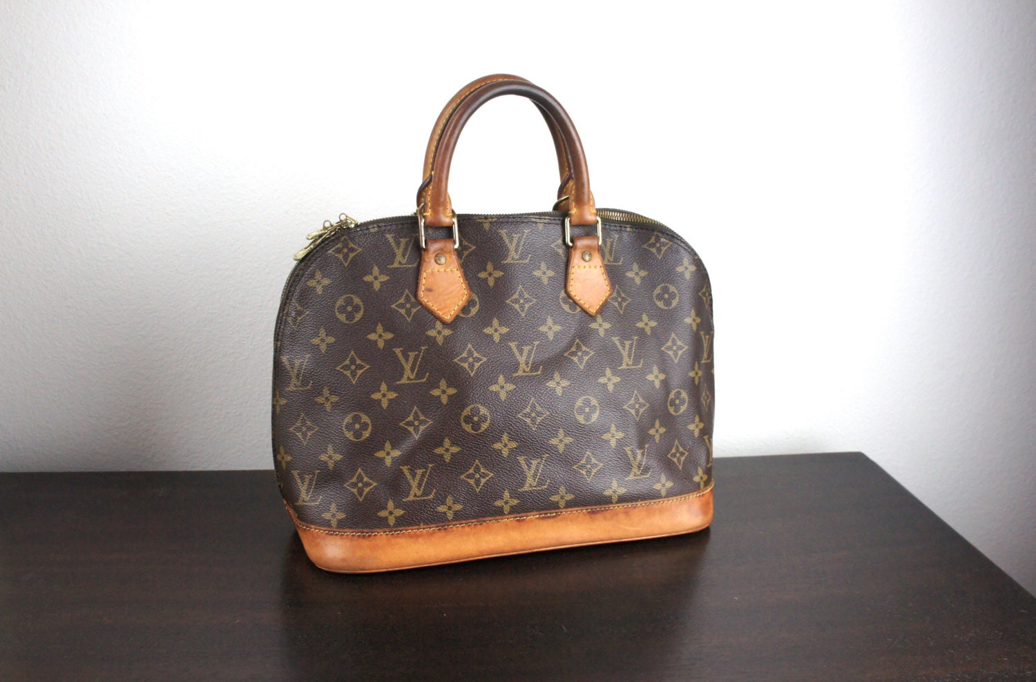 How To Spot A Fake Louis Vuitton Alma Bag!