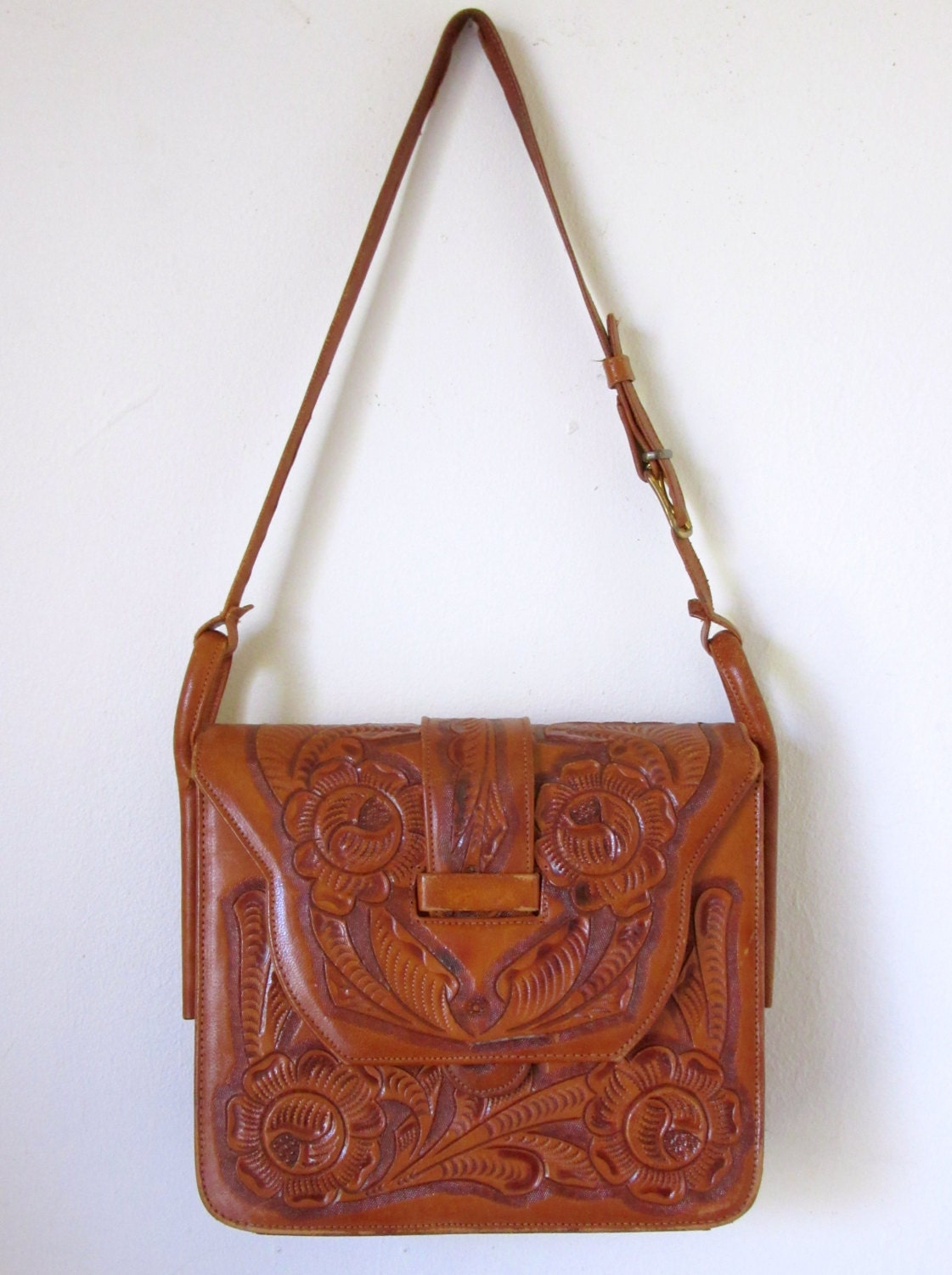 Beautiful tooled leather handbag purse Artmex Mexican carved