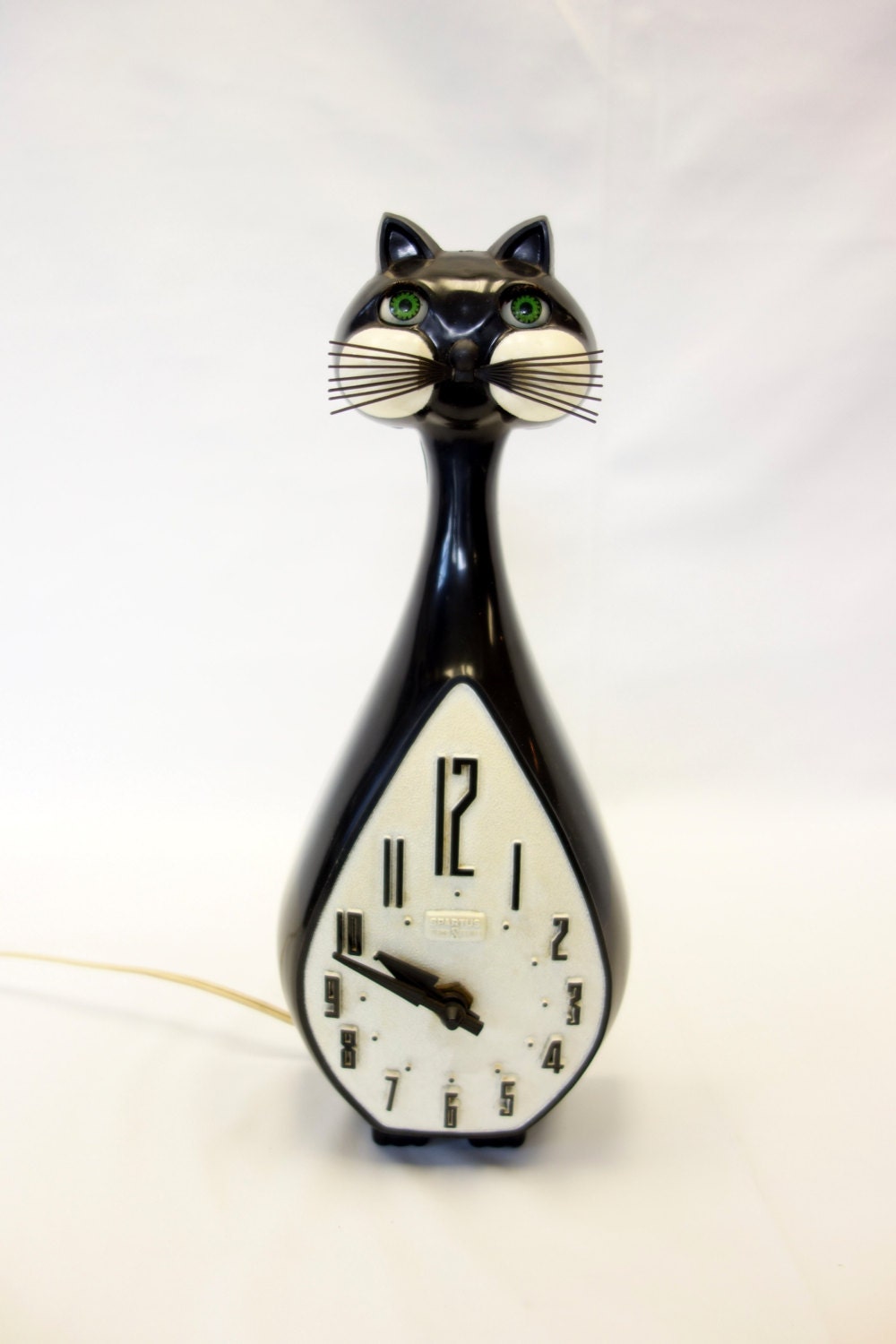 Spartus cat clock