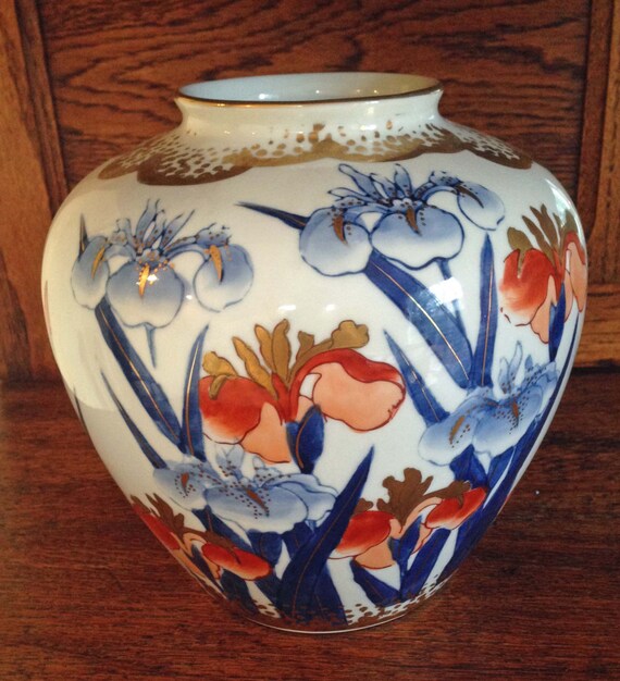 Vintage Gold Imari Hand Painted Vase by 4HollyLaneAntiques