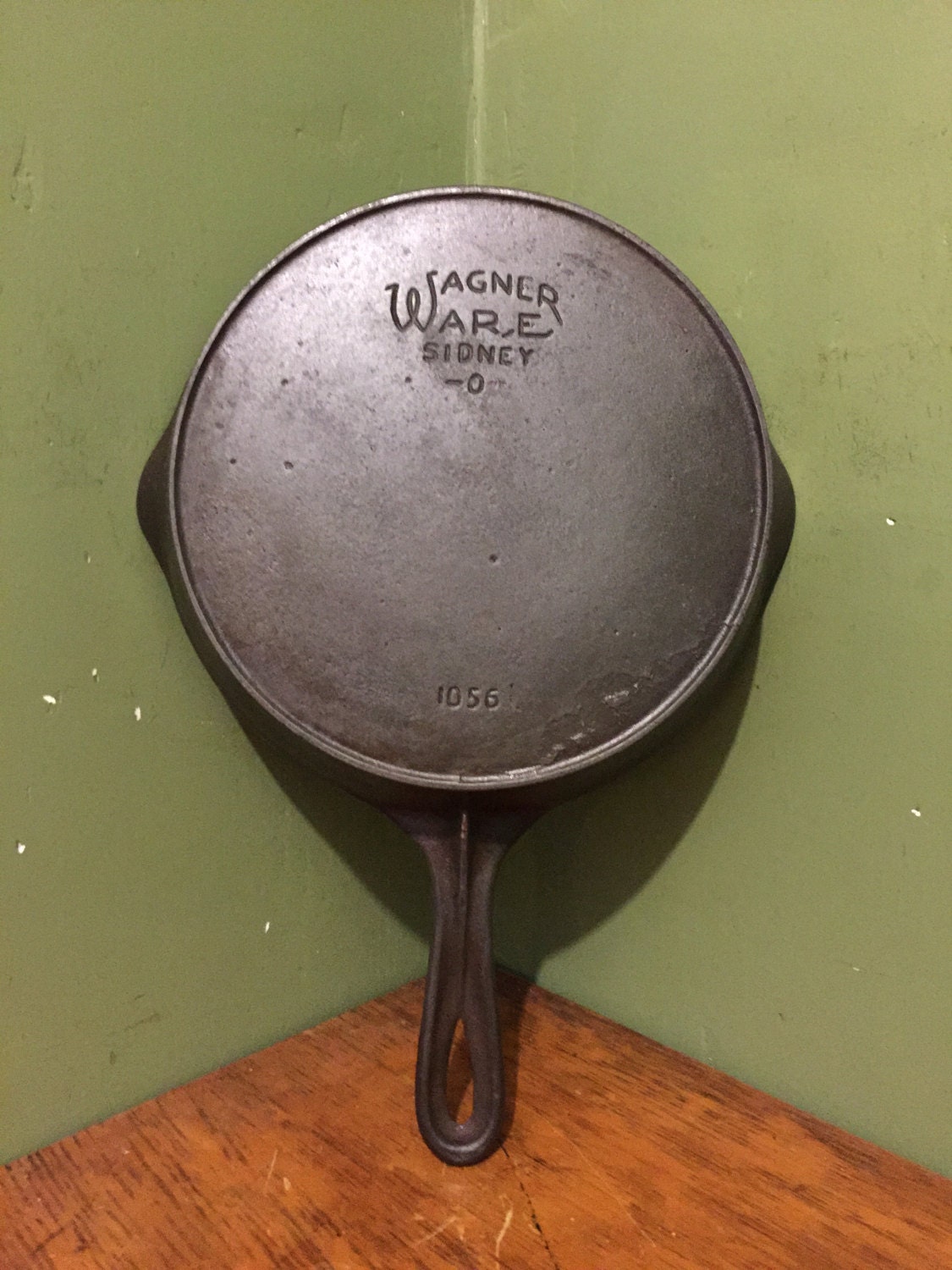 vintage wagner ware 6 stylized logo