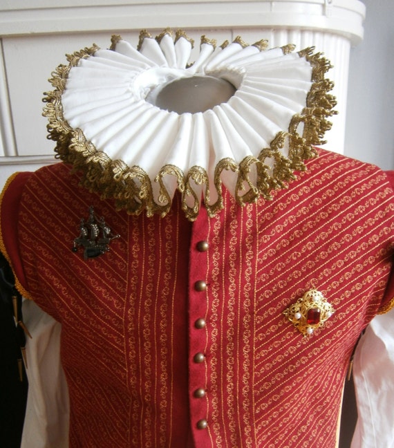 Renaissance Elizabethan Ruff Collar with golden lace