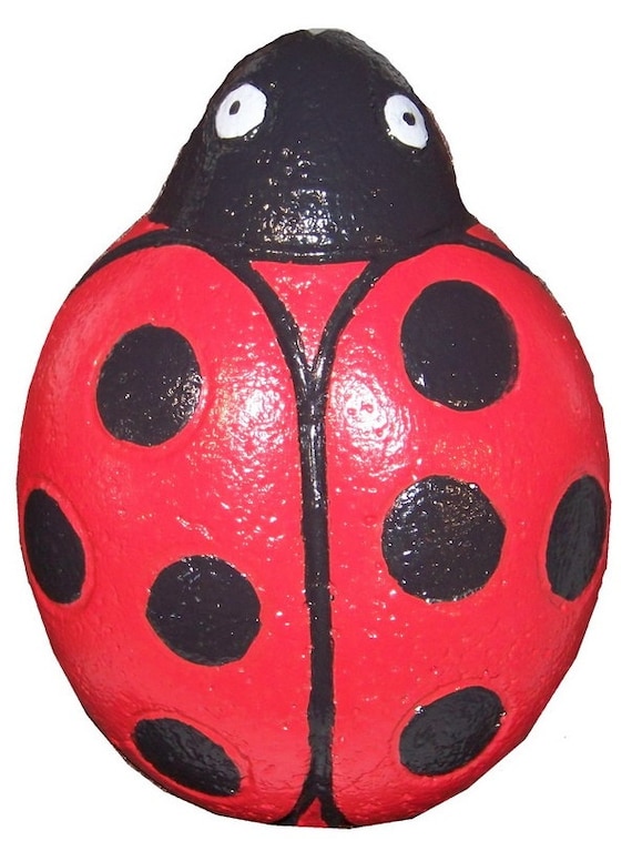 Lady Bug concrete stepping stone. Decoorate your by StepsWithStyle