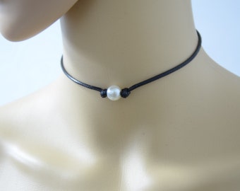Custom handmade necklace Pearl and Black leather necklace - leather pearl choker