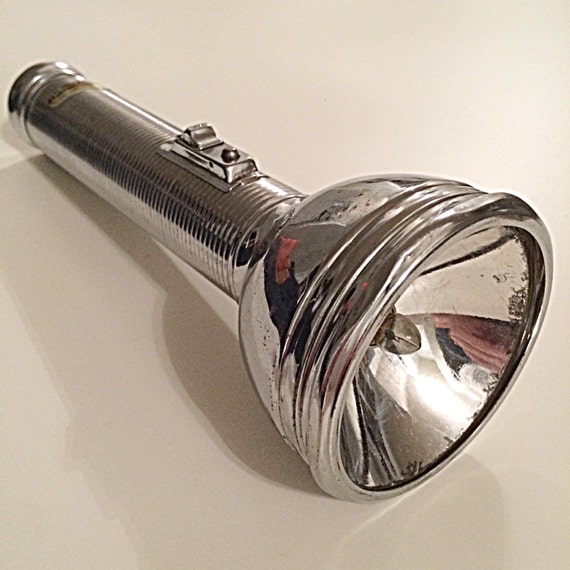 Large Vintage Rayovac sportsman flashlight premium grade