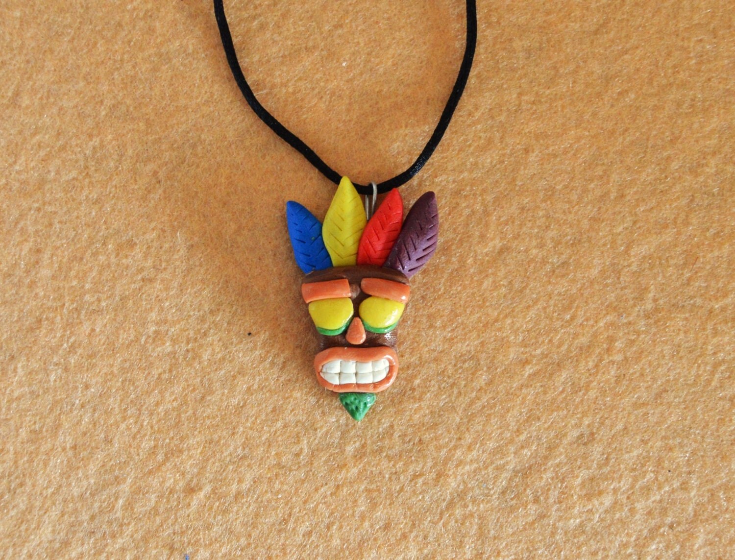 Aku Aku necklace inpired in Crash Bandicoot.