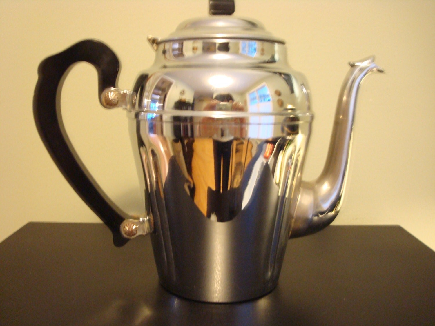 Beautiful vintage art deco teapot with hinged lid and black