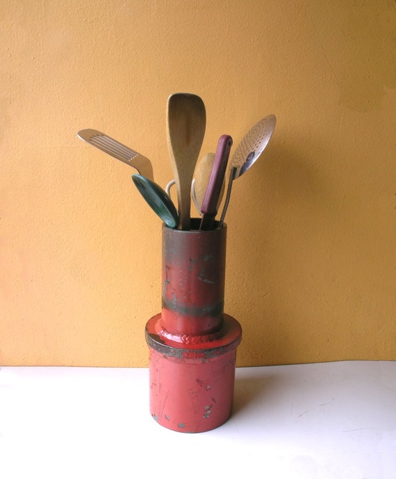 Carrito de cocina portacucharones rosa roja del jarrón por paulaart