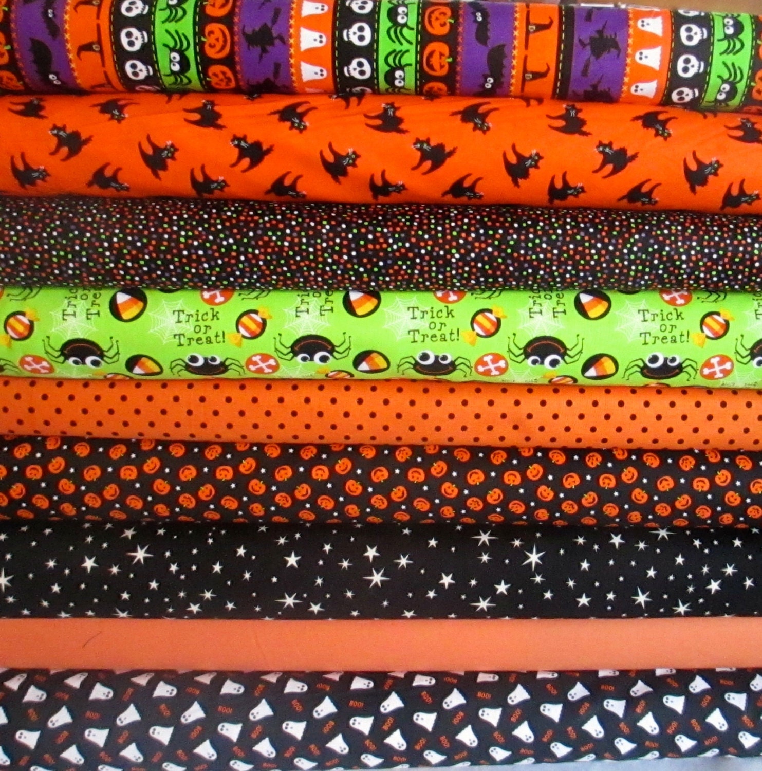 halloween-fat-quarter-fabric-bundle-by-quiltsfabricandmore