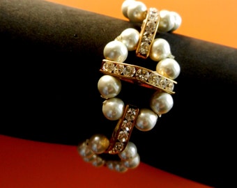 1960s 2 strand simulated glass white pearl bracelet with rhinestone spacers - italian vintage pearls bracelet -- Art.609/3 -