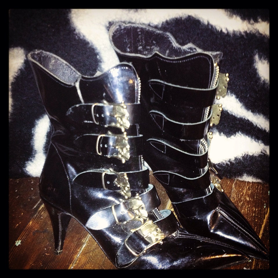 Vintage 80s GOTH PUNK WINKLEPICKERS witch heels boots skull
