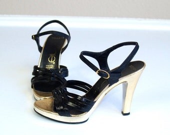 vtg 70s Black Peep Toe GOLD PLATFORM Italian disco STILETTOS cocktail party heels 5 pumps