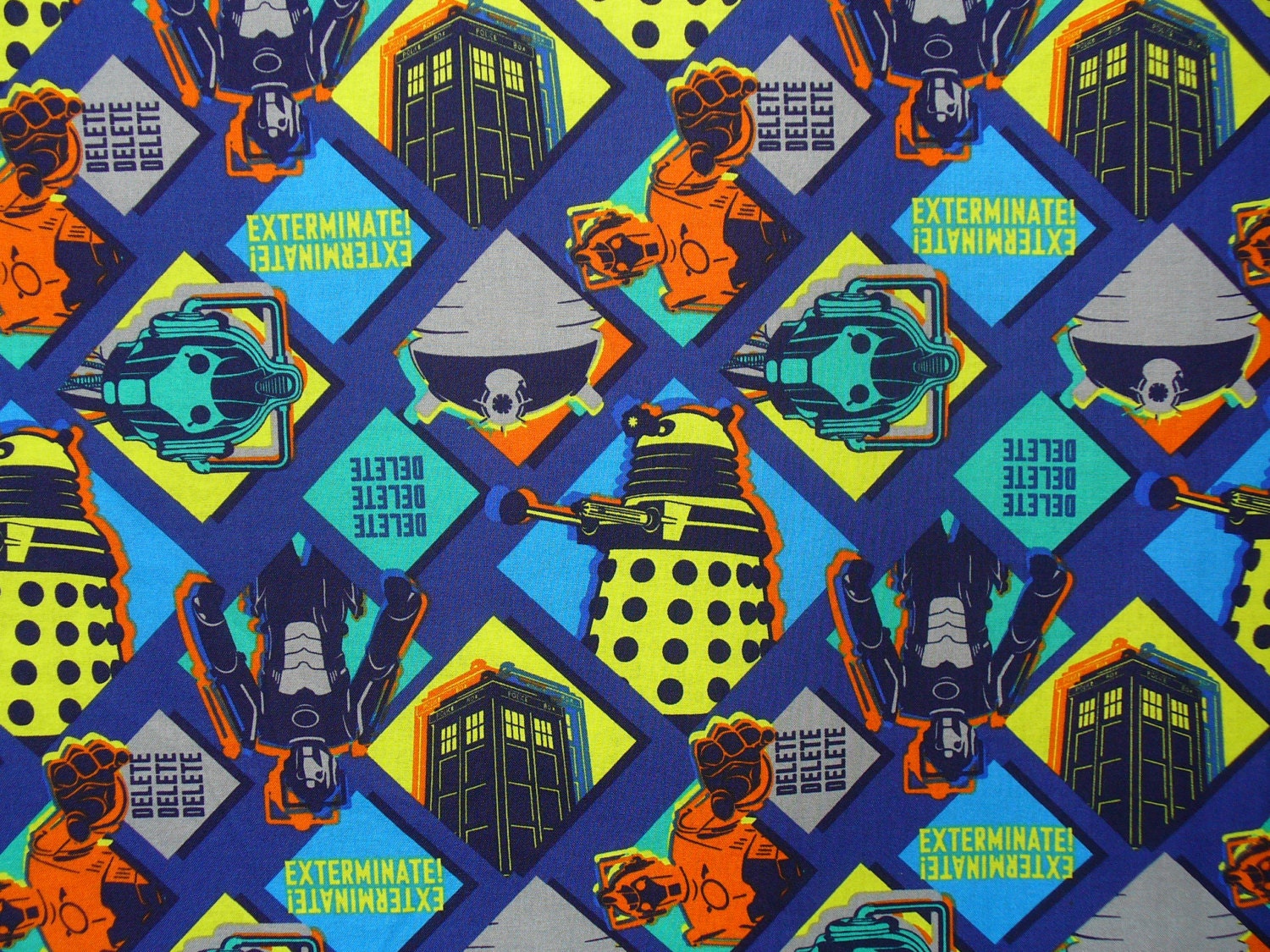 Doctor Who Fabric 1 Yard Characters Fabric Dalek and Paper pieced dr who quilt with images