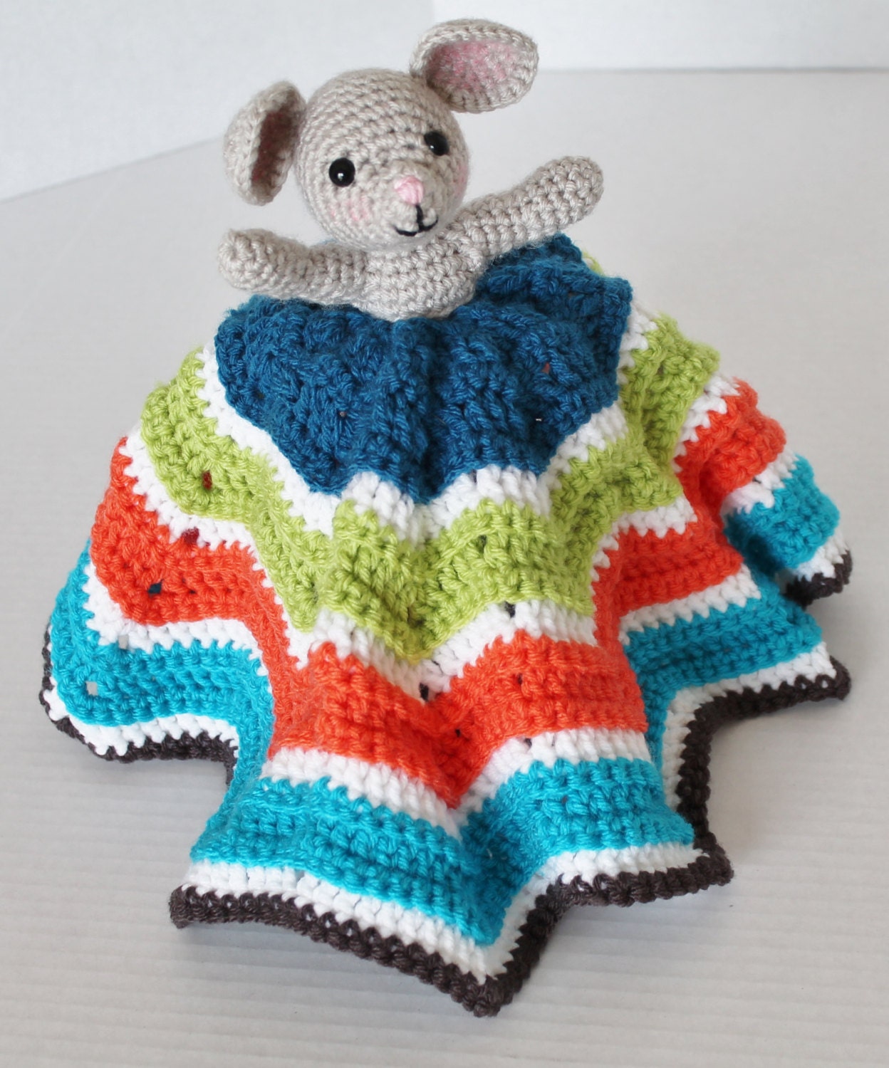 Crochet Cuddly Blanket with Stuffed Lil Mouse Kids