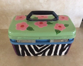 Vintage Hand Painted Samsonite Sentry II Train / Makeup Case