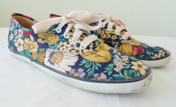 ... Retro Shoes ~ Flower Shoes ~ 90's Shoes ~ Grunge ~ Seattle ~ 90's