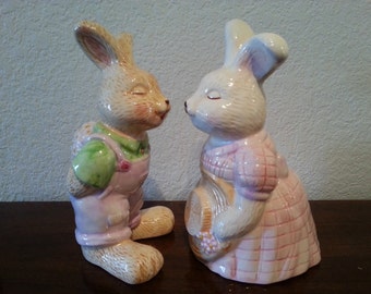 Ceramic Bunny Rabbit Couple Puckering Up