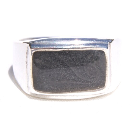 Men's Cremation Ring with Rectangular Setting for Cremated Remains