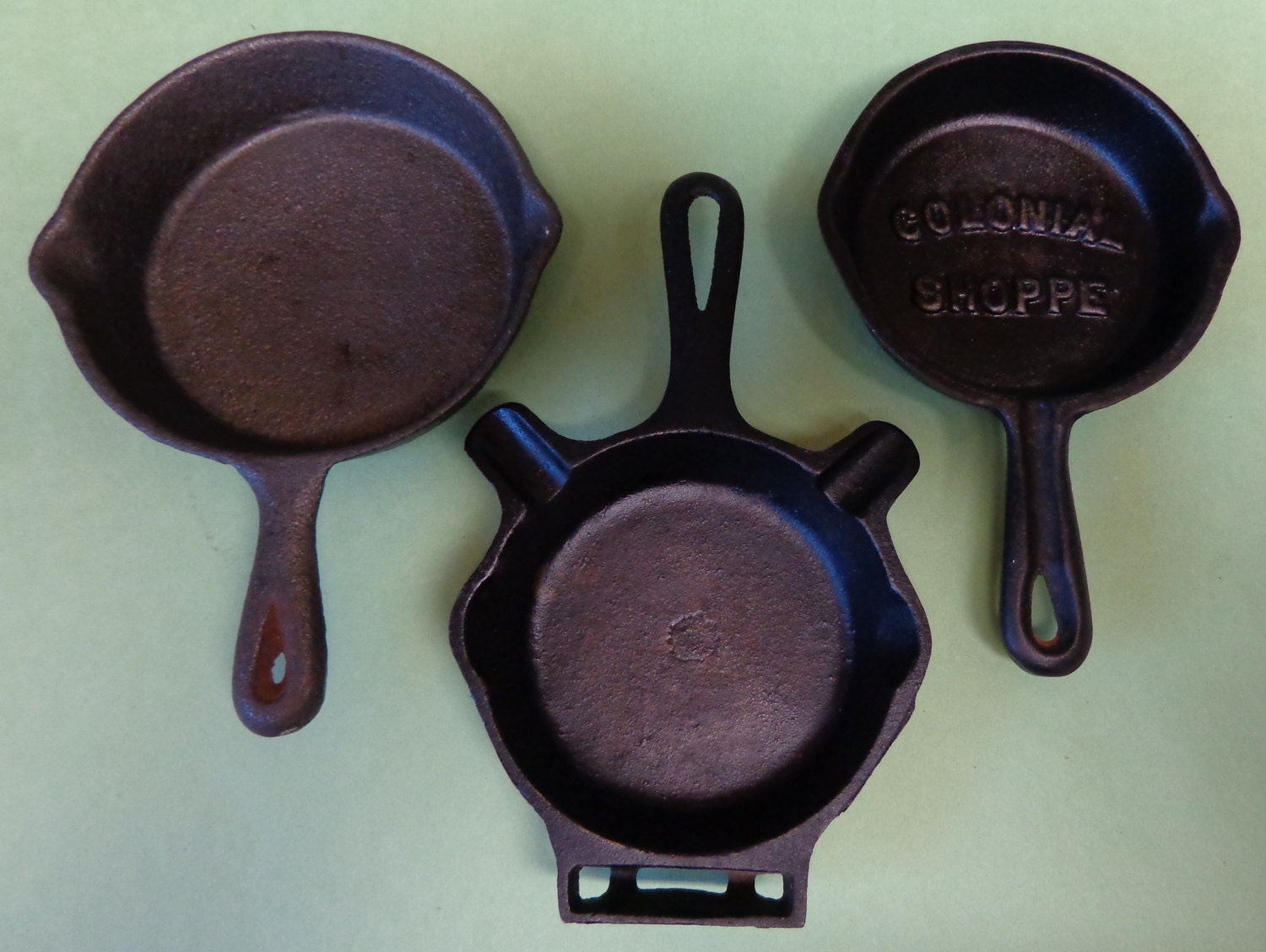 3 Vintage Mini Cast Iron Fry Pans Ashtray with by RocktheJewels