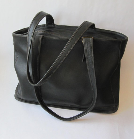 Classic Vintage COACH Extra Large Black Leather Shoulder Bag