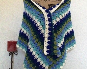 Blue & white polka dot flip flops by AngelCraftCrochet on Etsy