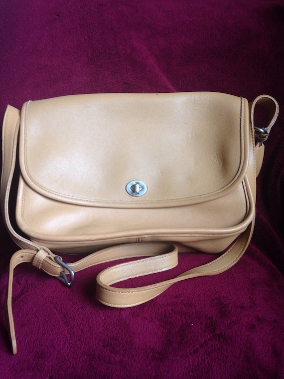 Vintage Coach classic city bag. Coach purse. by trendingetsystore