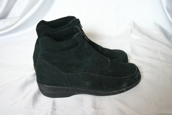 90s Zip Front High top Suede Shoes / hiking by DEEEPWATERVINTAGE