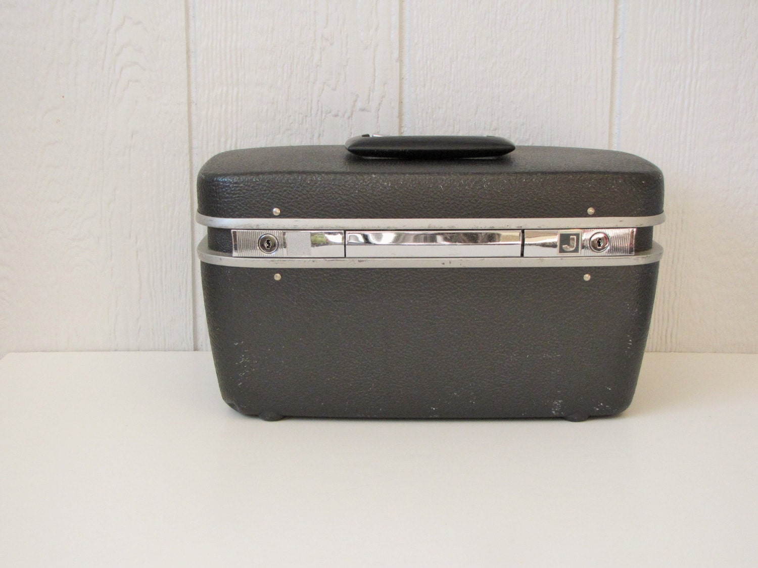 vintage royal traveler suitcase