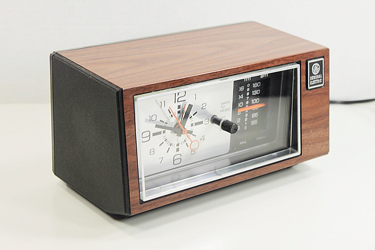 Vintage Ge Clock Radio Alarm Model Analog Mid Century General | My XXX ...