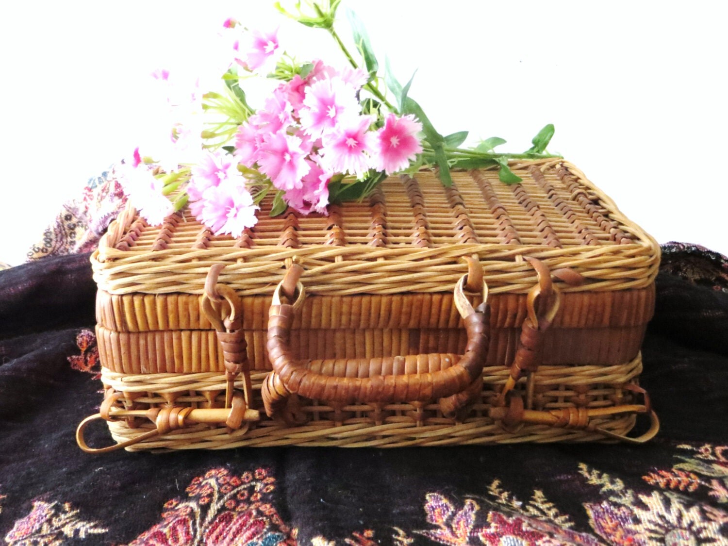 vintage small wicker basket with lid, woven wicker case, double handles
