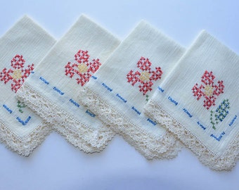 Vintage Linen Luncheon Napkins Vintage Cross Stitch Napkins Set of 4 Embroidered Napkins Crochet Lace