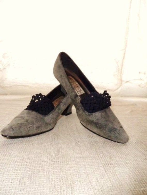 MOOTSIES TOOTSIES Suede Shoes Ladies Vintage Heels Size 7.5