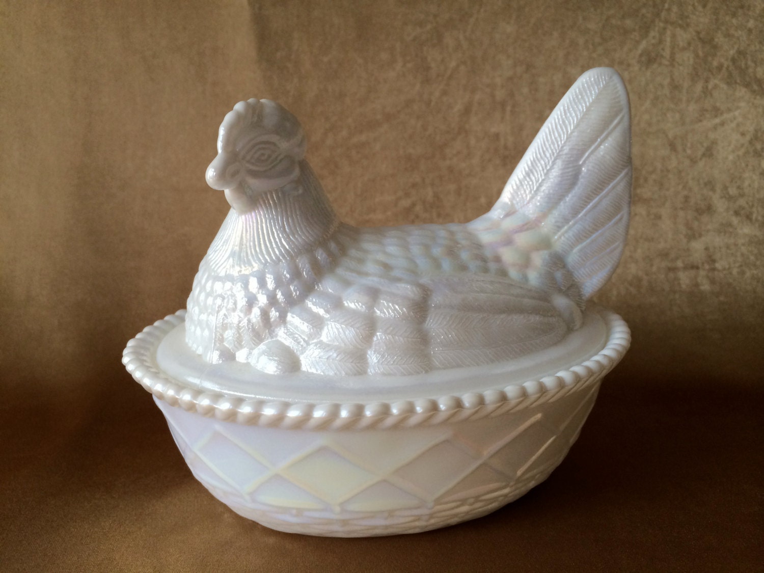 Vintage Nesting Hen, Westmoreland Glass, Iridescent White, Split Tail