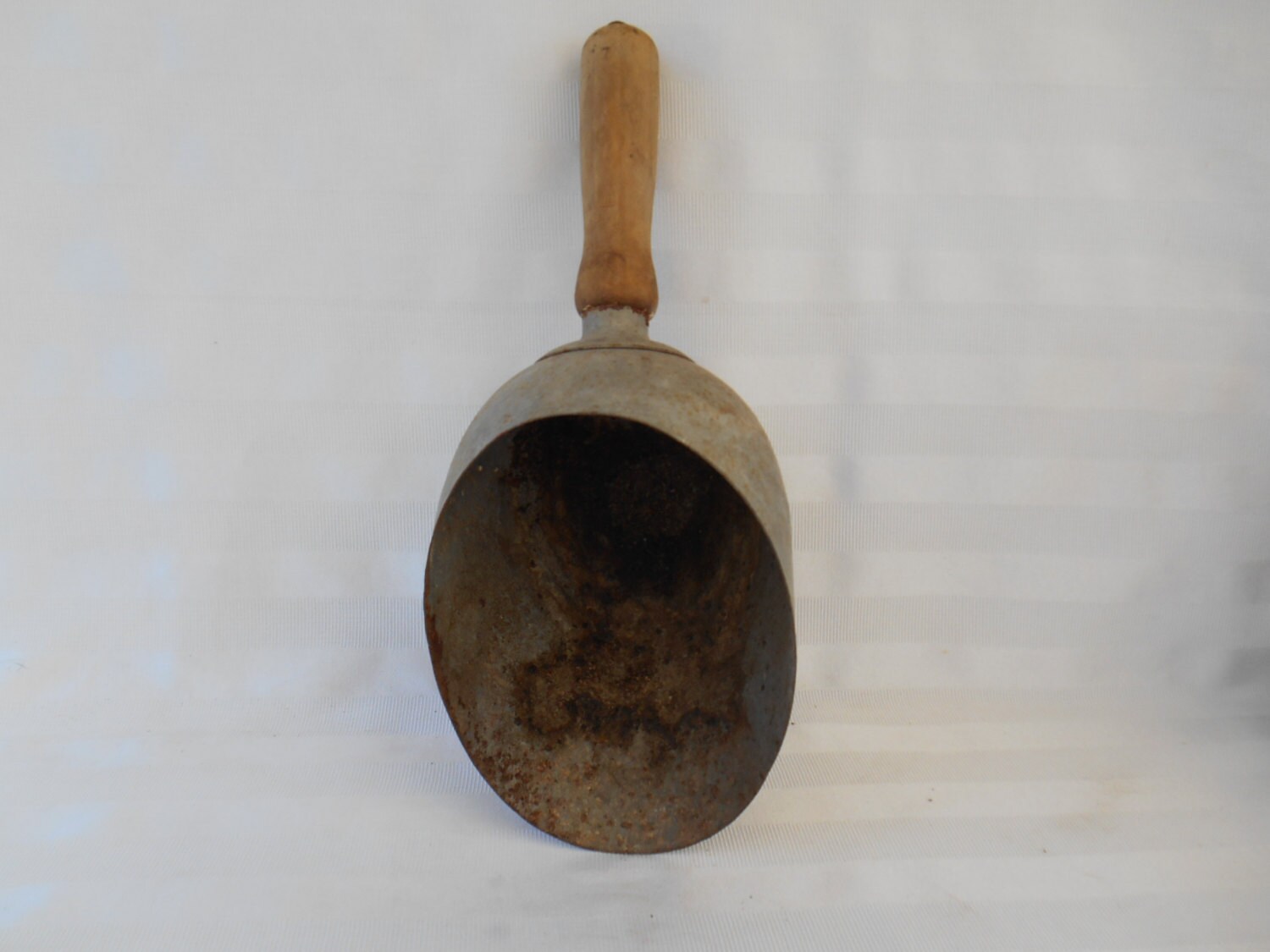 Large Rustic Metal Farm Grain Scoop Vintage Decor