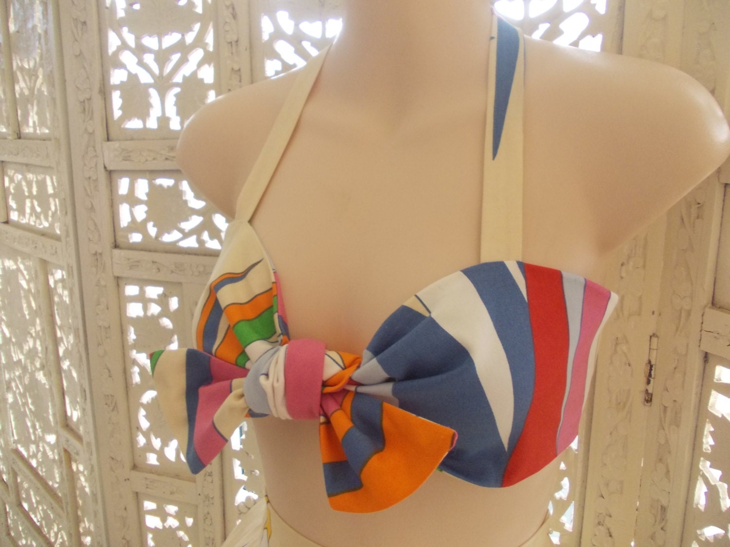 how to wear a bra with a tie front top