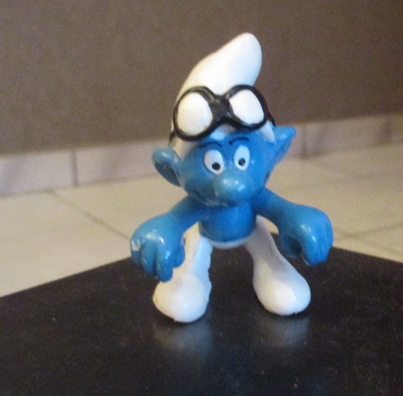 Smurfs Brainy Driving Rare Vintage Smurf Figure by Tweedeleven