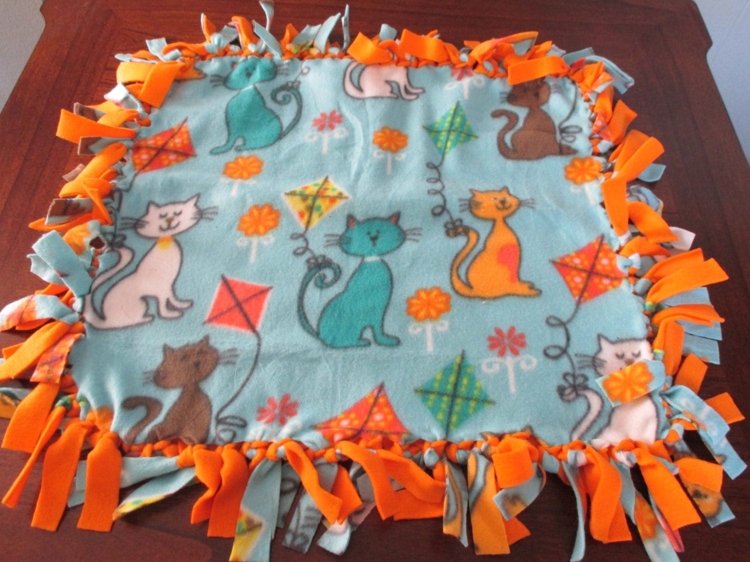 No sew fleece pet blanket cat kite flower with orange