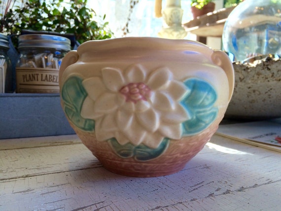 Hull USA Pottery Water Lily Jardiniere Vase by SistersGardenIowa