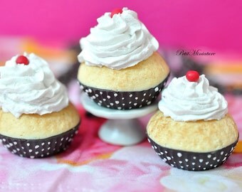 Cupcake necklace chocolate whipped cream cherry jewelry miniature-Jewelry-Jewelry Polymer Clay-Bijoux