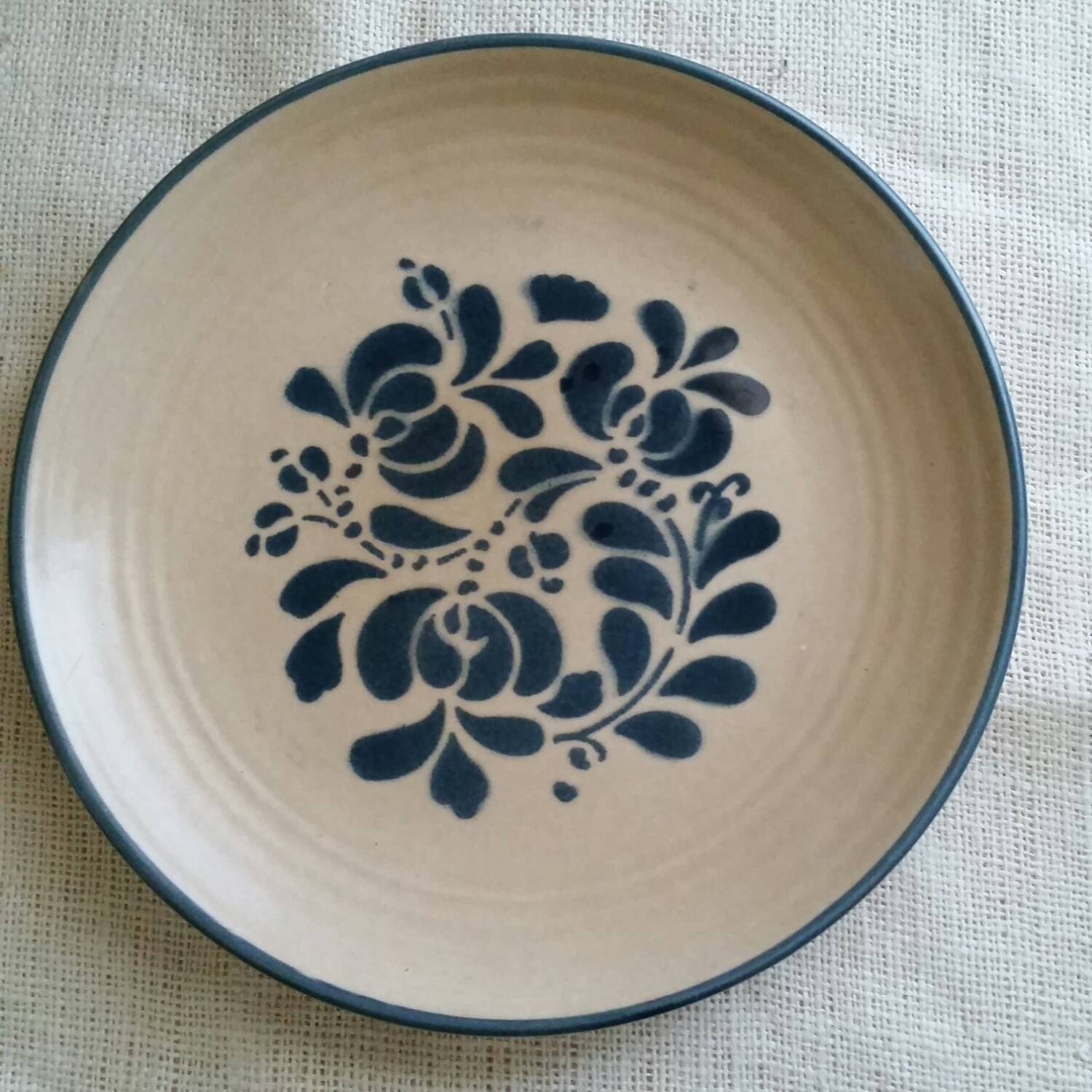 Pfaltzgraff Folk Art Dinner Plate / vintage 80s stoneware