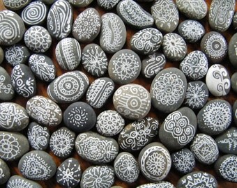 Nature Inspired Wedding / Hand Painted Rocks / Boho / Rustic / Beach / Wedding Favors / Mementos / Wedding Decorations / Beach Stones