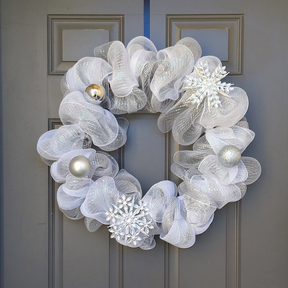 Winter Wonderland Wreath light up christmas by TurquoiseOwlDesign