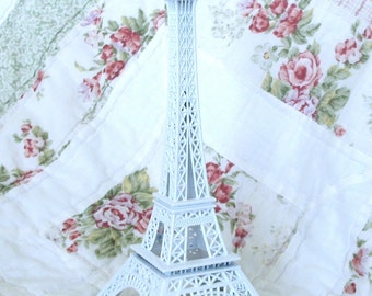 Pretty White Eiffel Tower Replica Centerpiece