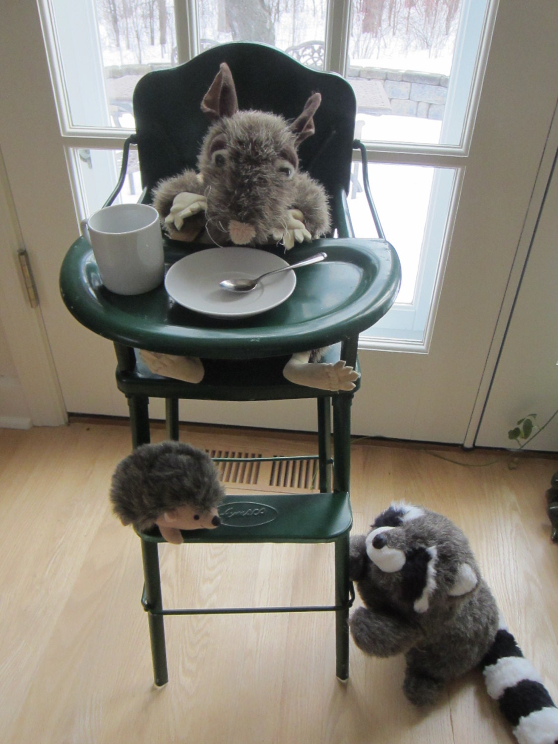 Vintage Toy Tin Metal Amsco DOLLEHICHAIR High Chair, Playing