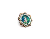 Grateful lotus abalone/mother of pearl inlay pin